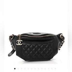 Chanel belt bag black light use excellent condition 🔥🔥🔥